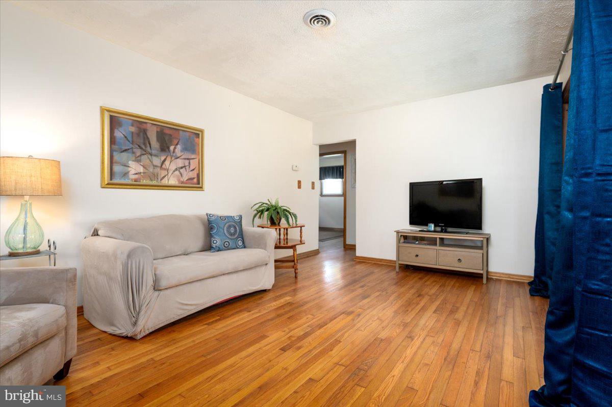 LYNCH POINT - Residential