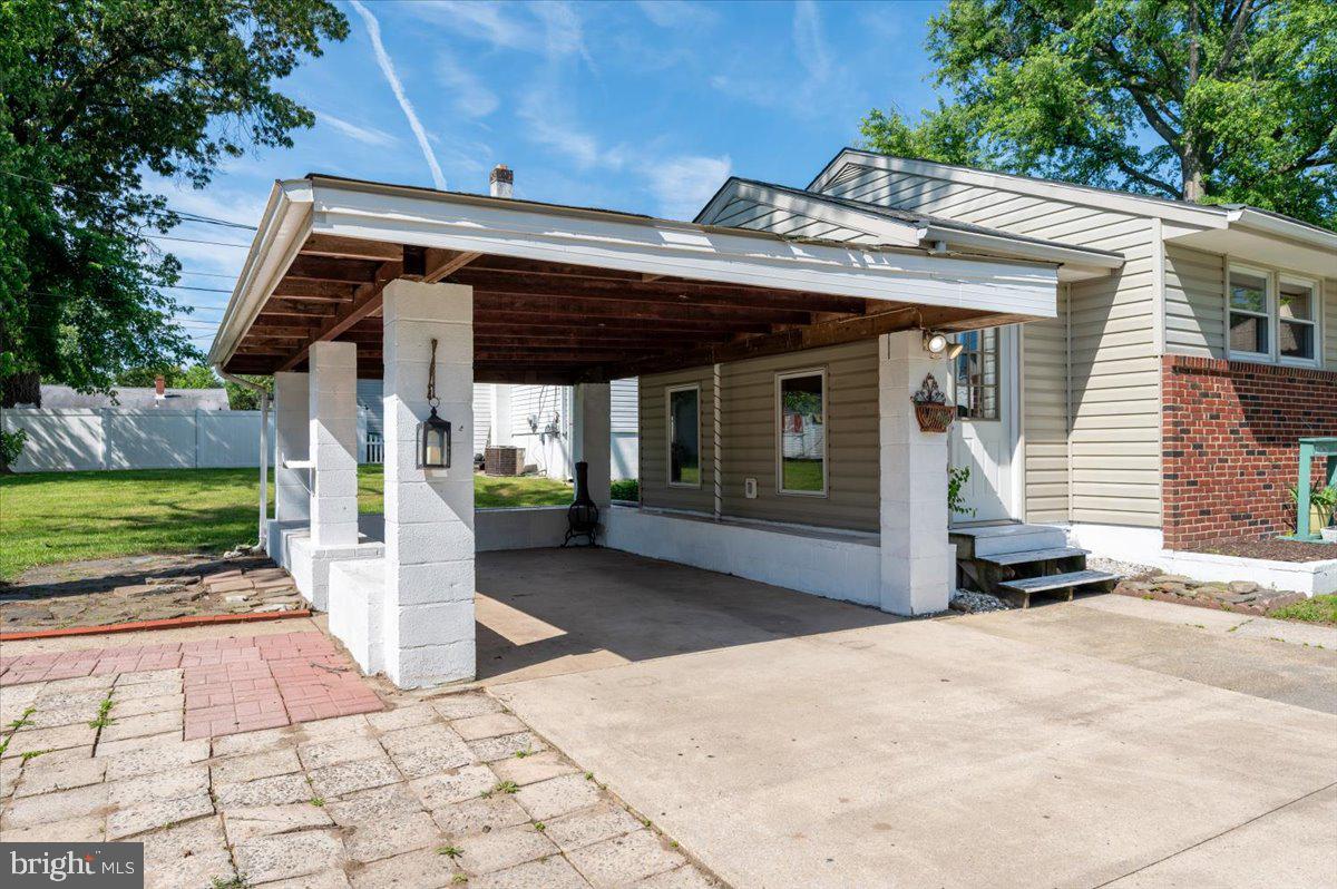 LYNCH POINT - Residential