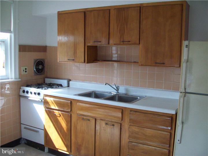 OVERBROOK - Commercial Sale