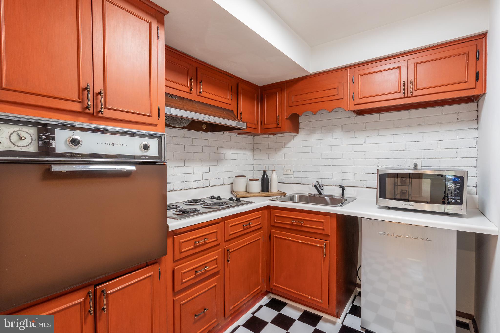 FOX HILLS - Residential
