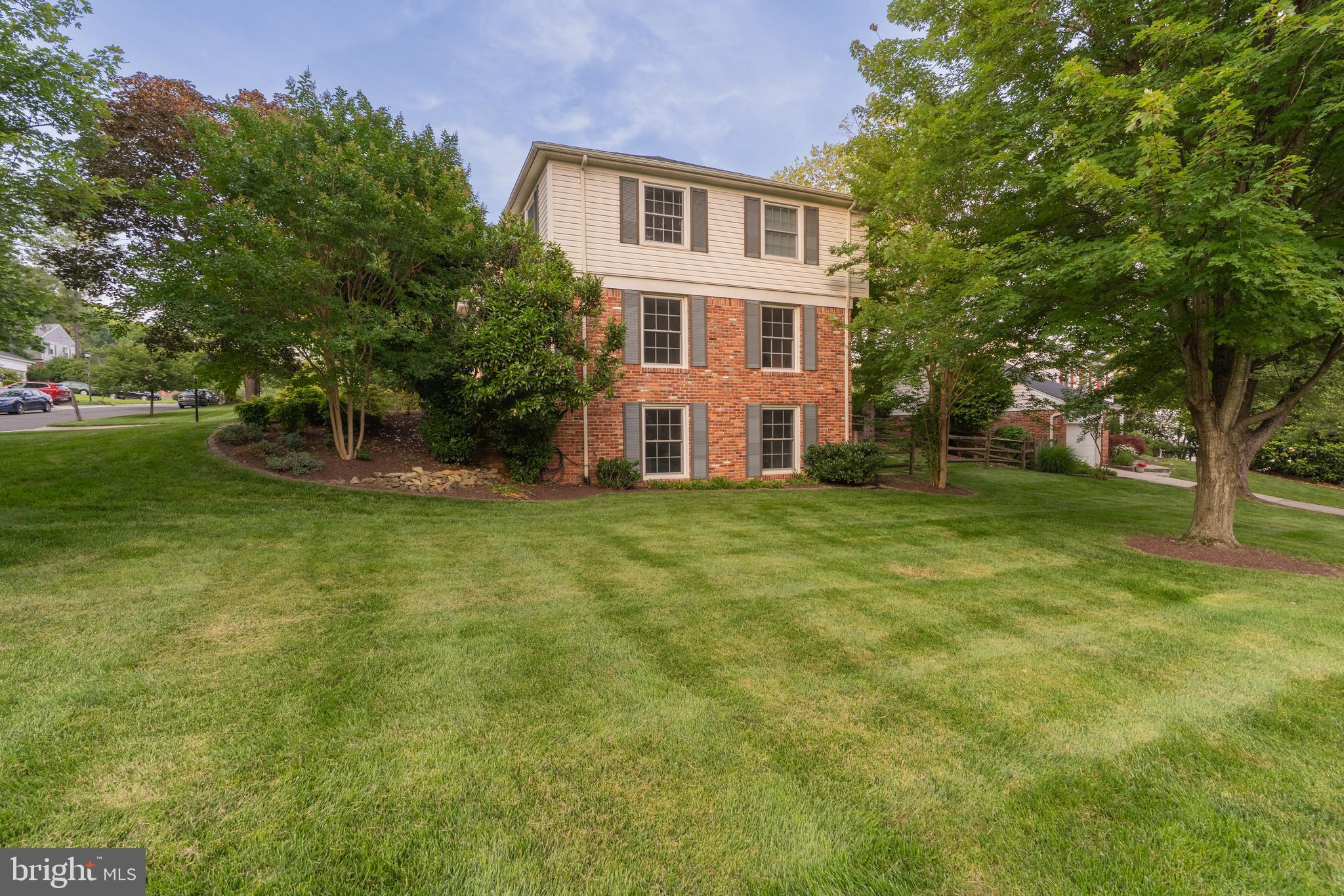 FOX HILLS - Residential