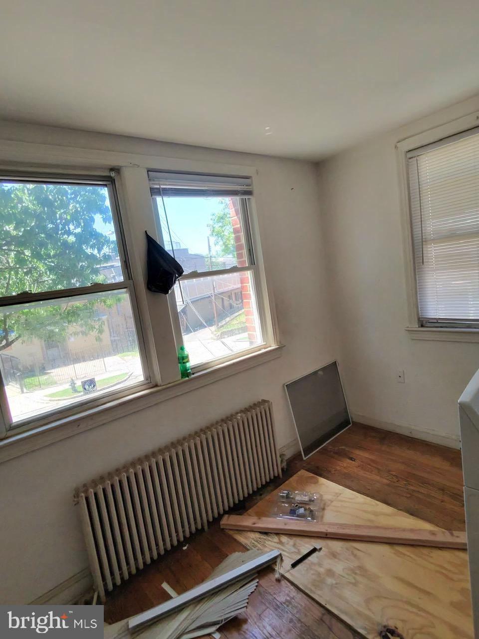 CONGRESS HEIGHTS - Commercial Sale