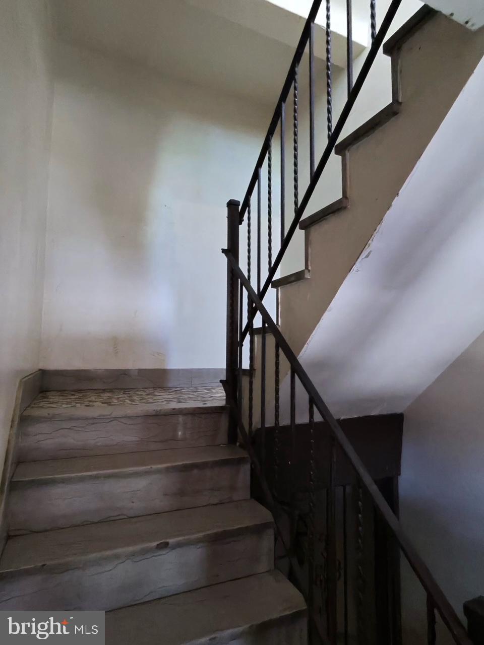 CONGRESS HEIGHTS - Commercial Sale