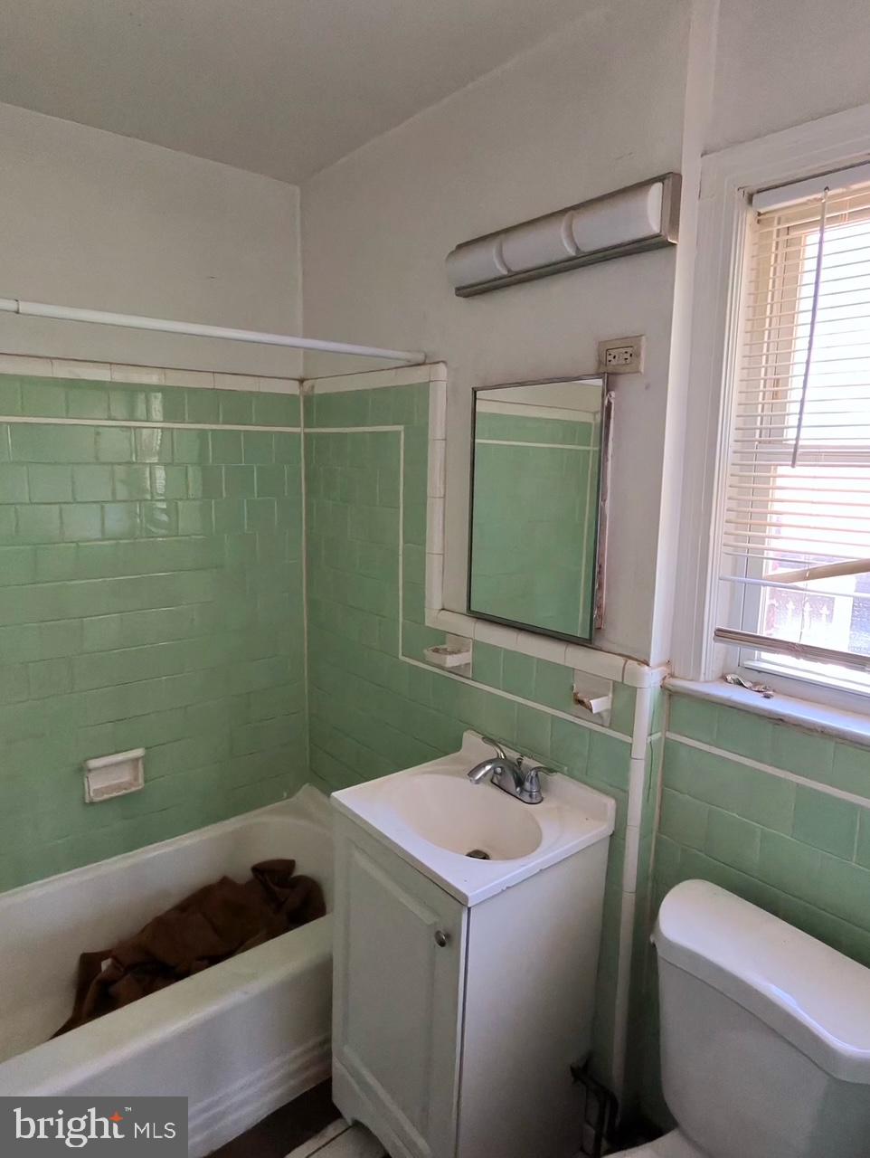 CONGRESS HEIGHTS - Commercial Sale