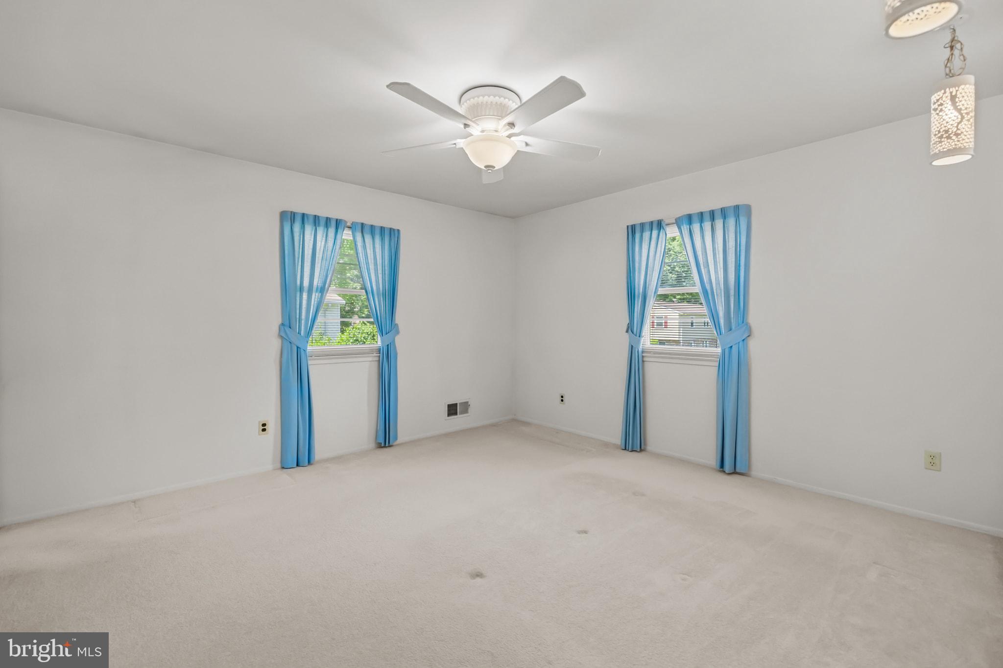 ROLLING VALLEY - Residential