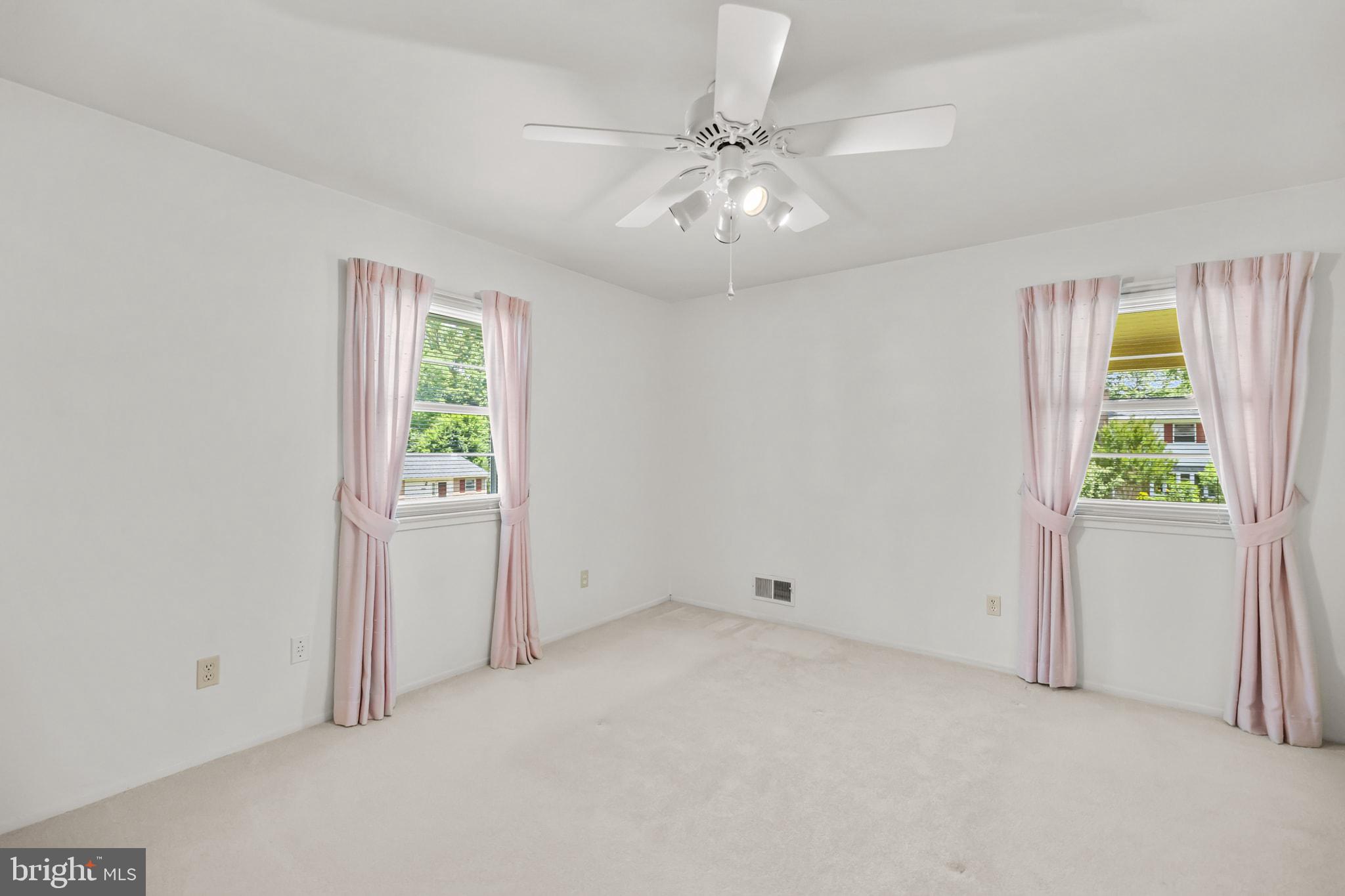 ROLLING VALLEY - Residential
