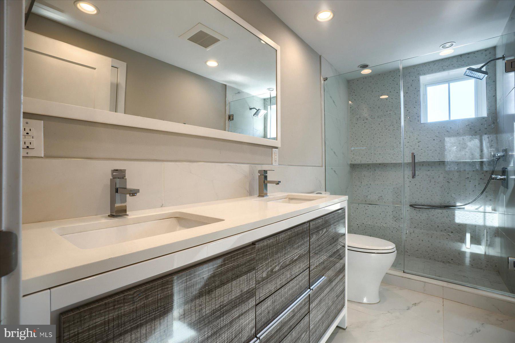 SOCIETY HILL - Residential Lease