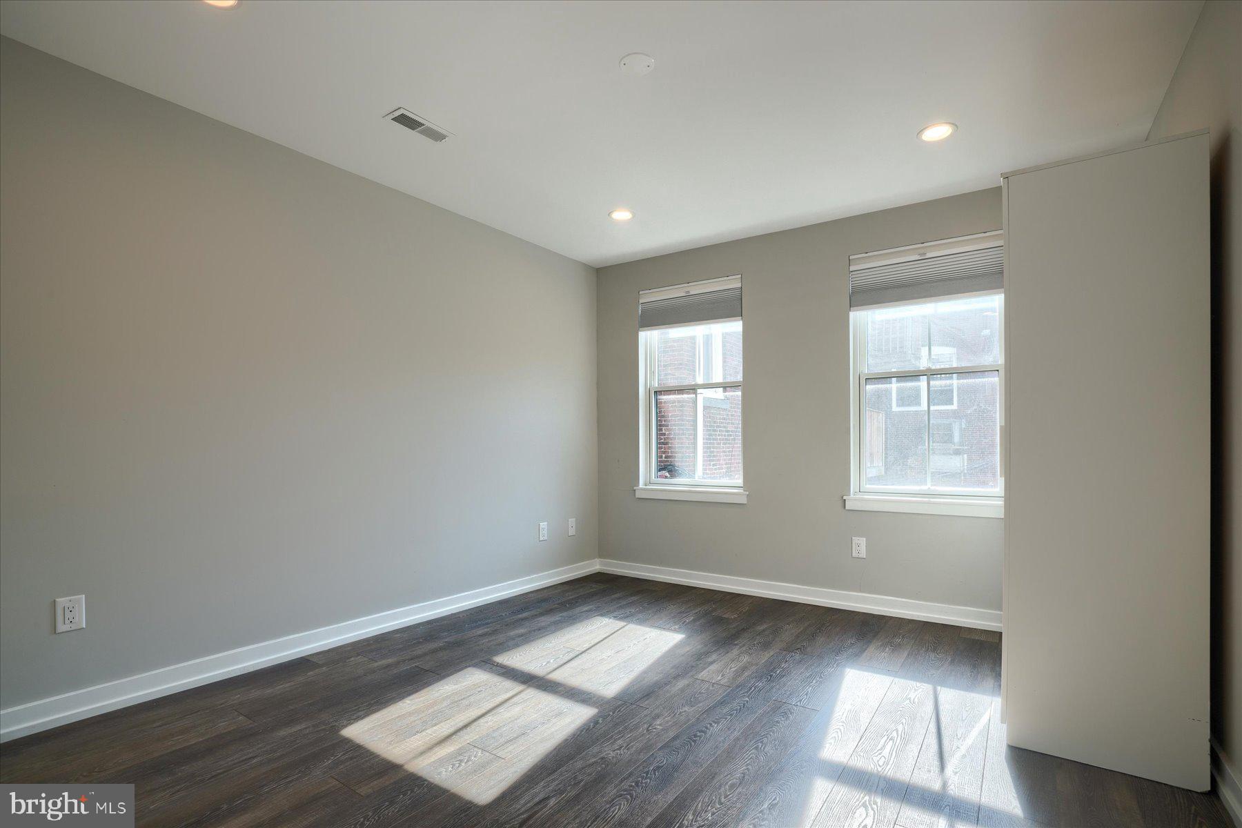 SOCIETY HILL - Residential Lease