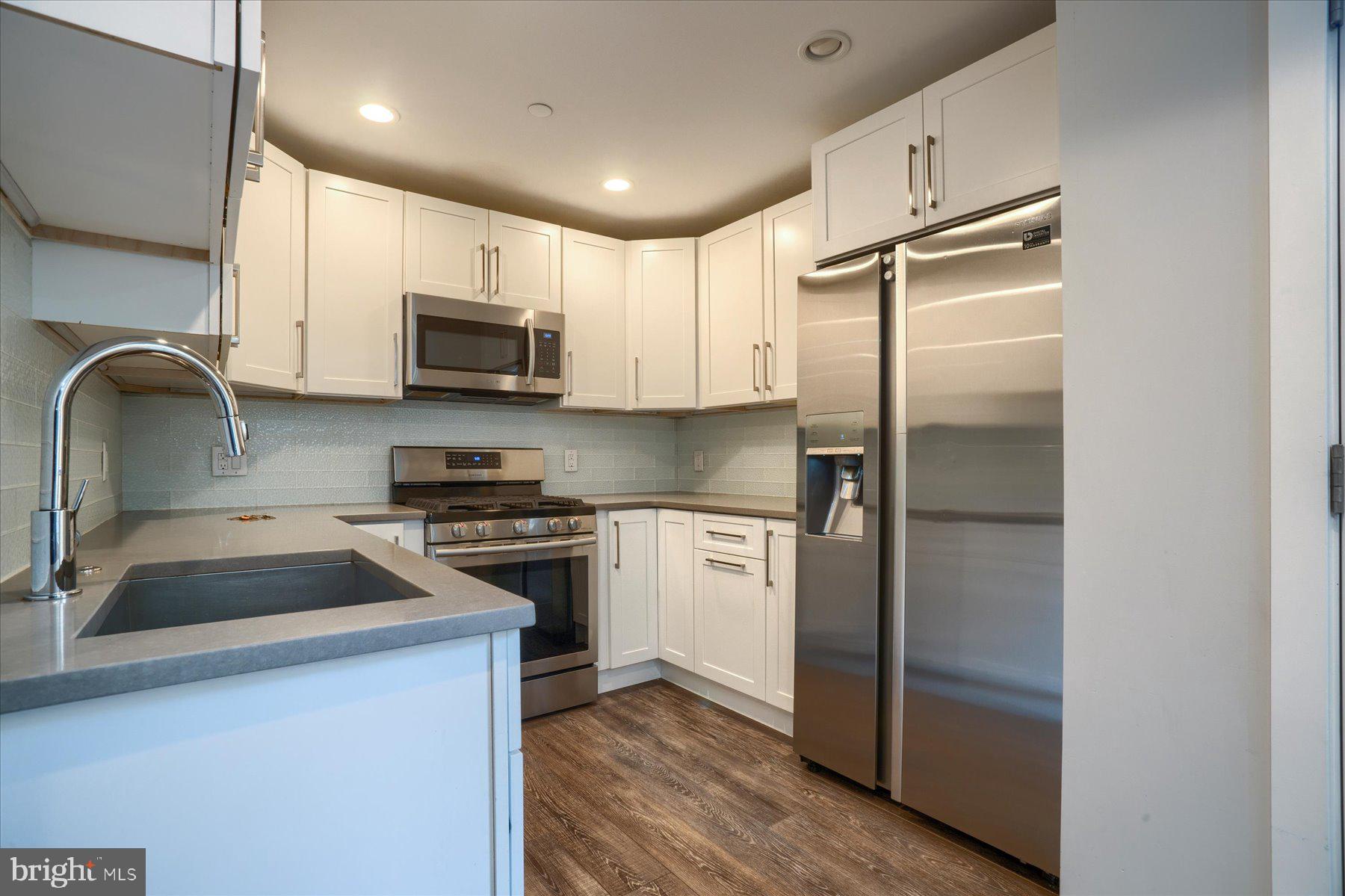 SOCIETY HILL - Residential Lease