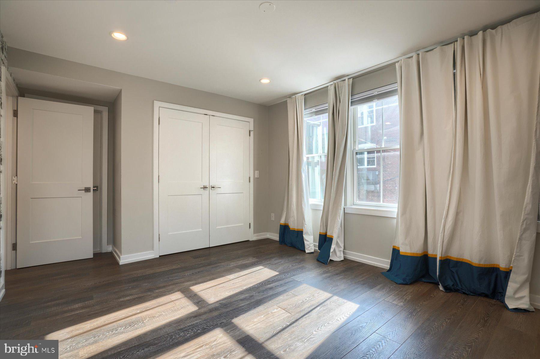 SOCIETY HILL - Residential Lease