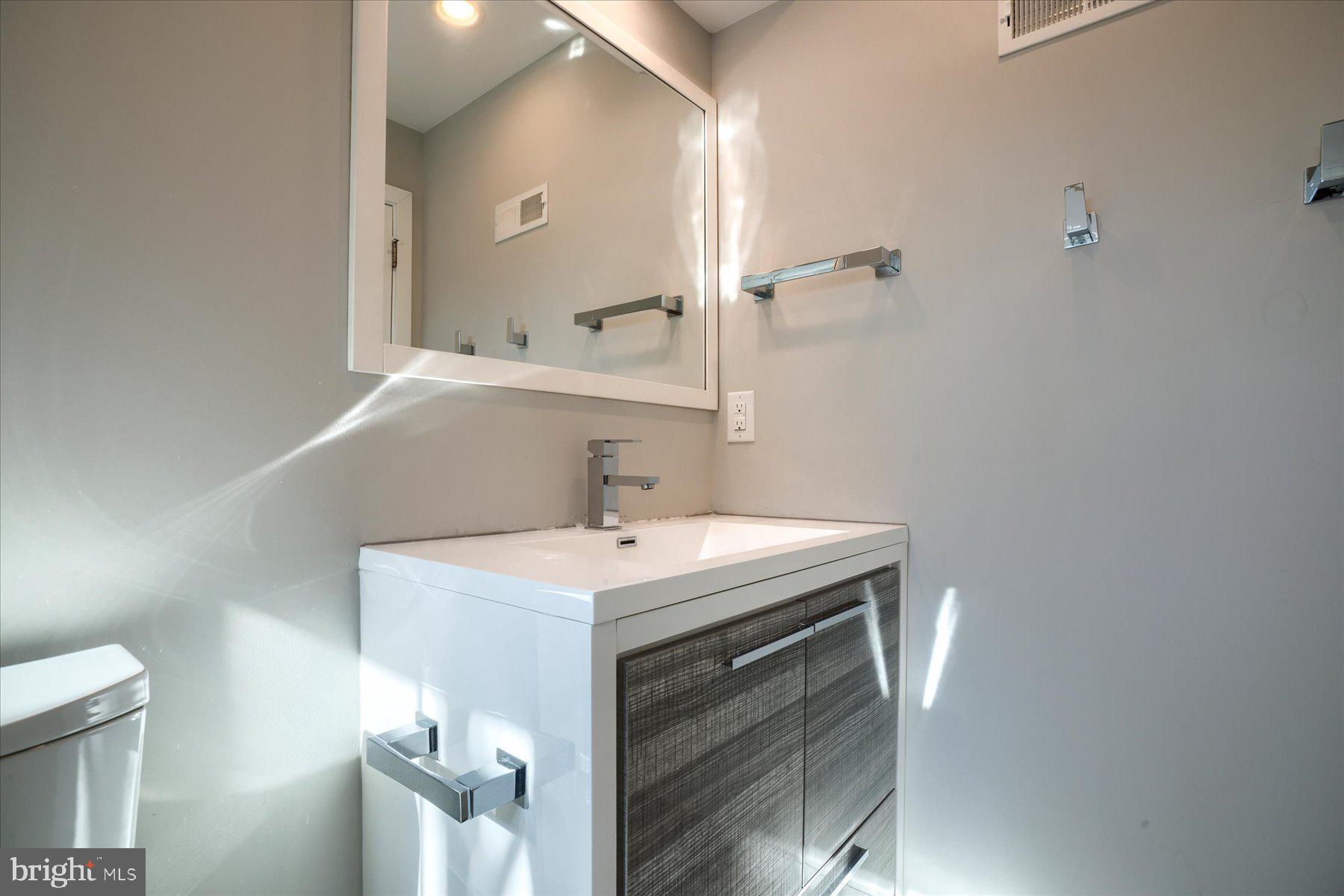 SOCIETY HILL - Residential Lease