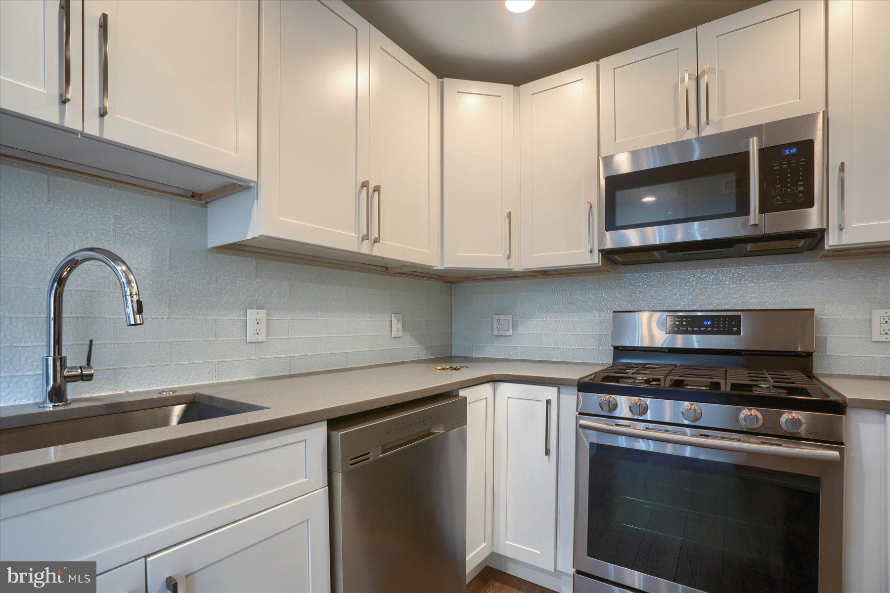 SOCIETY HILL - Residential Lease