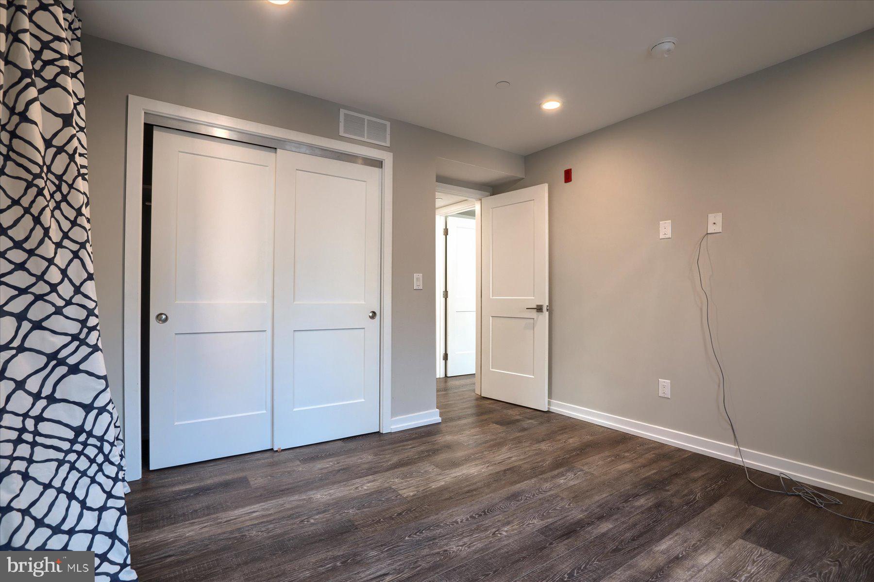 SOCIETY HILL - Residential Lease