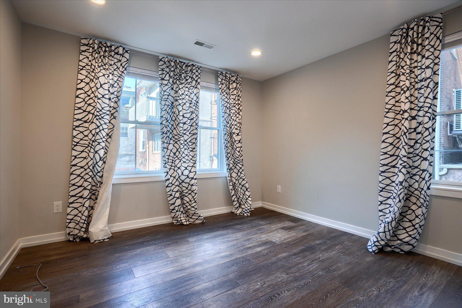 SOCIETY HILL - Residential Lease