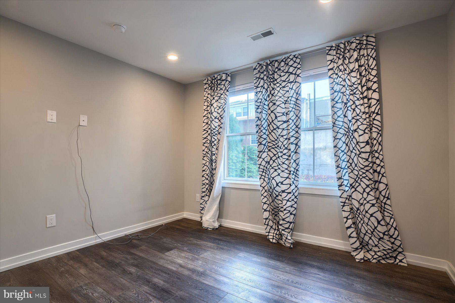 SOCIETY HILL - Residential Lease