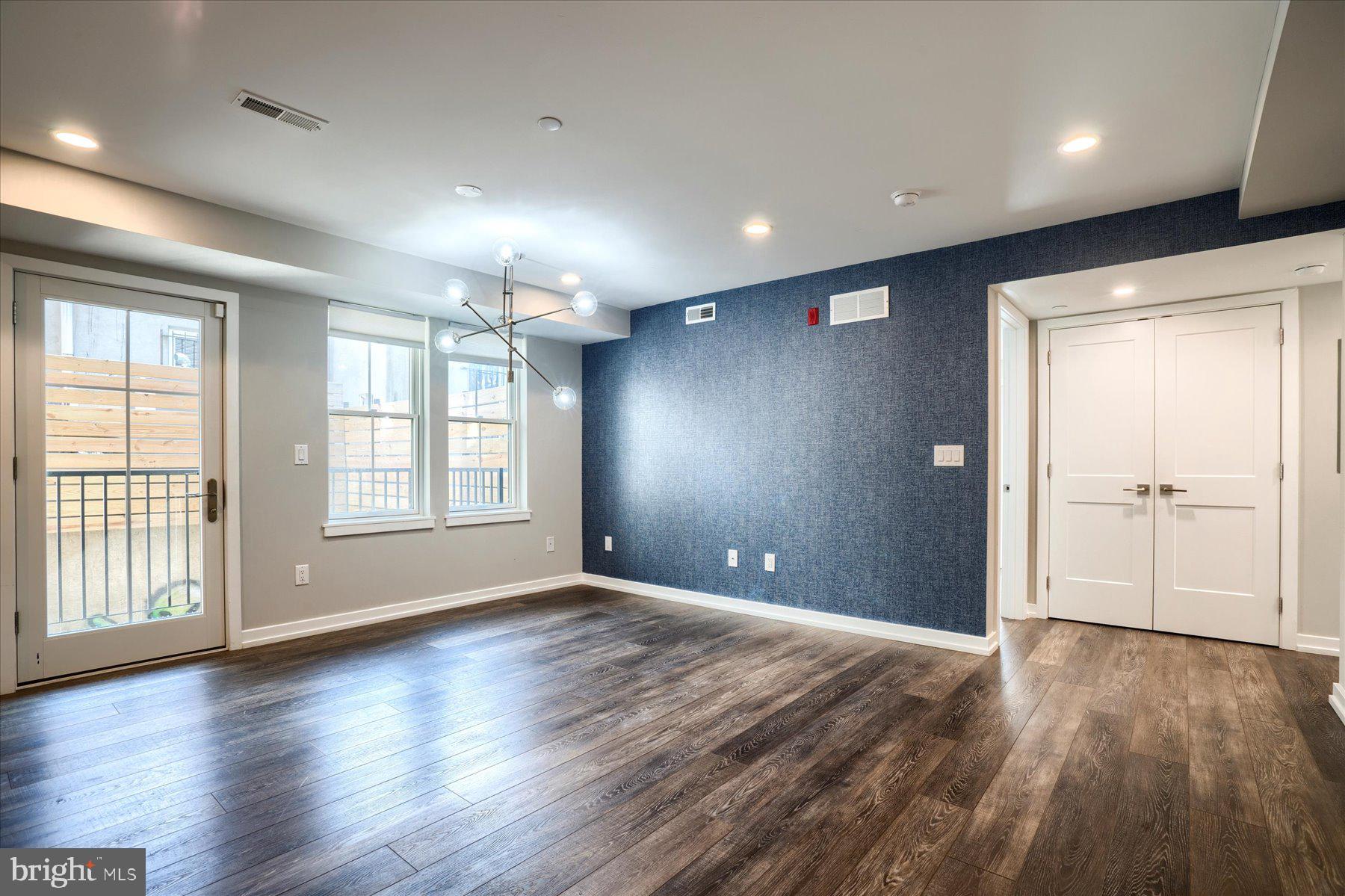 SOCIETY HILL - Residential Lease