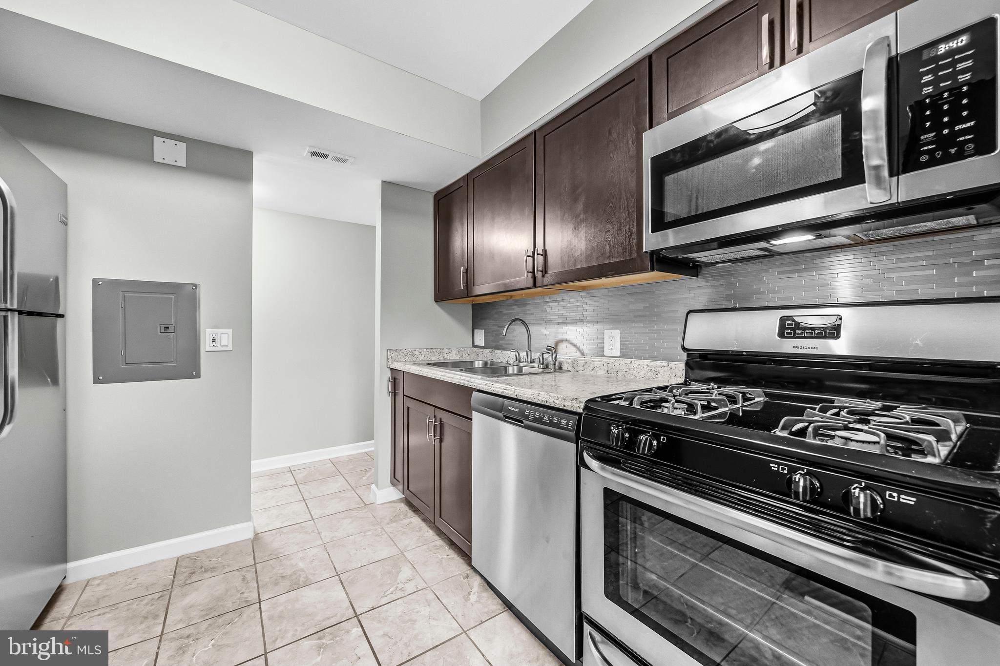 TREOVER CONDOMINIUM - Residential