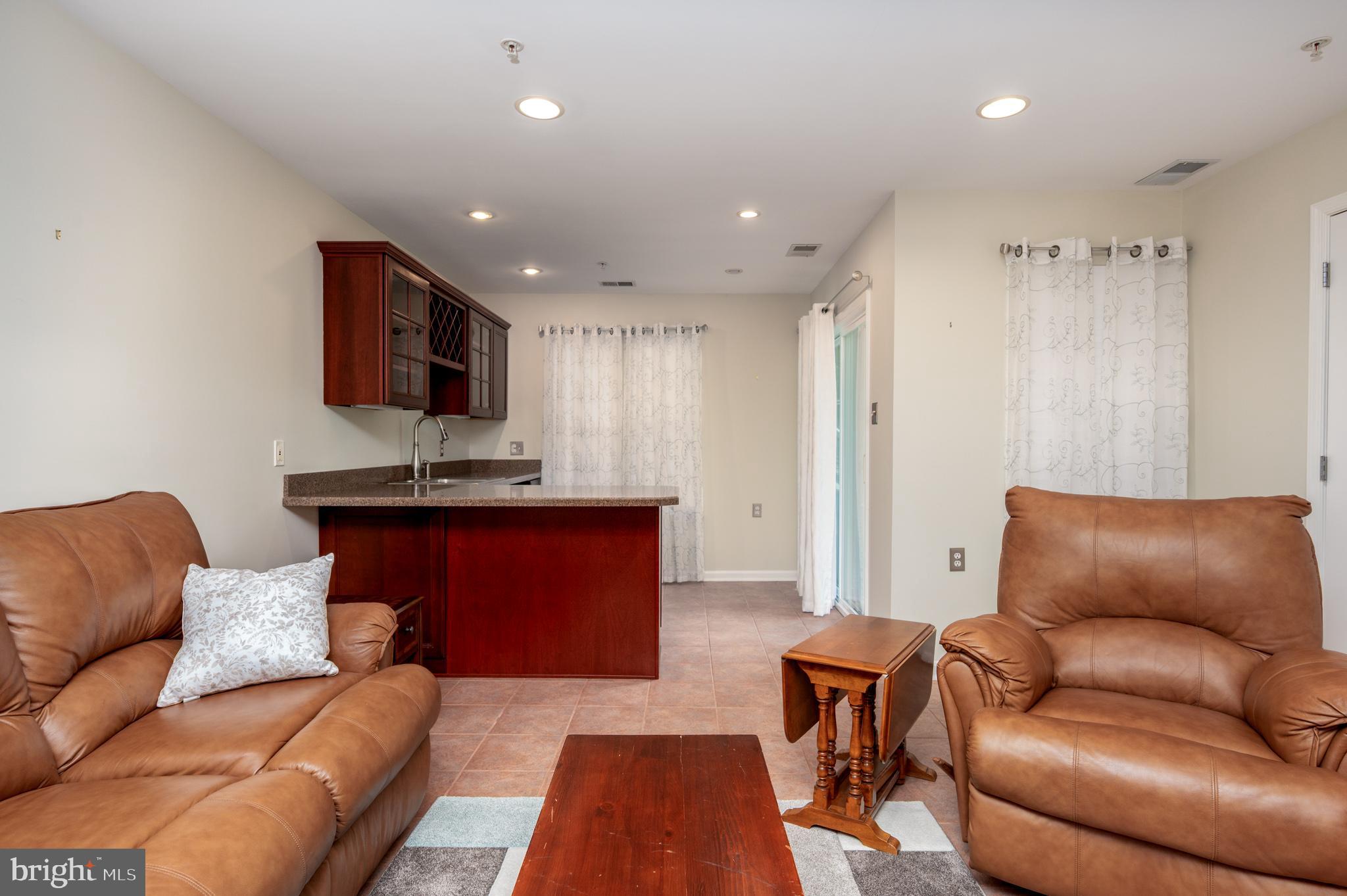FARMINGTON VILLAGE - Residential