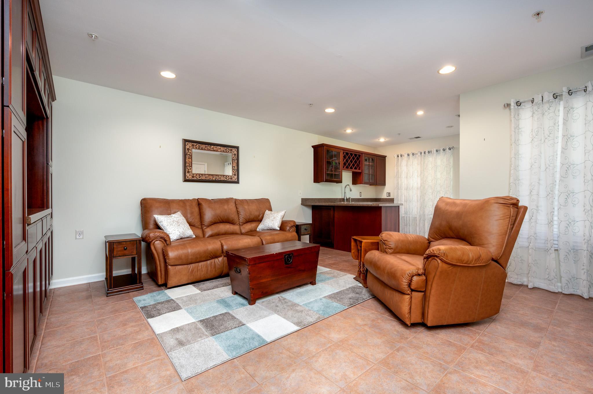 FARMINGTON VILLAGE - Residential