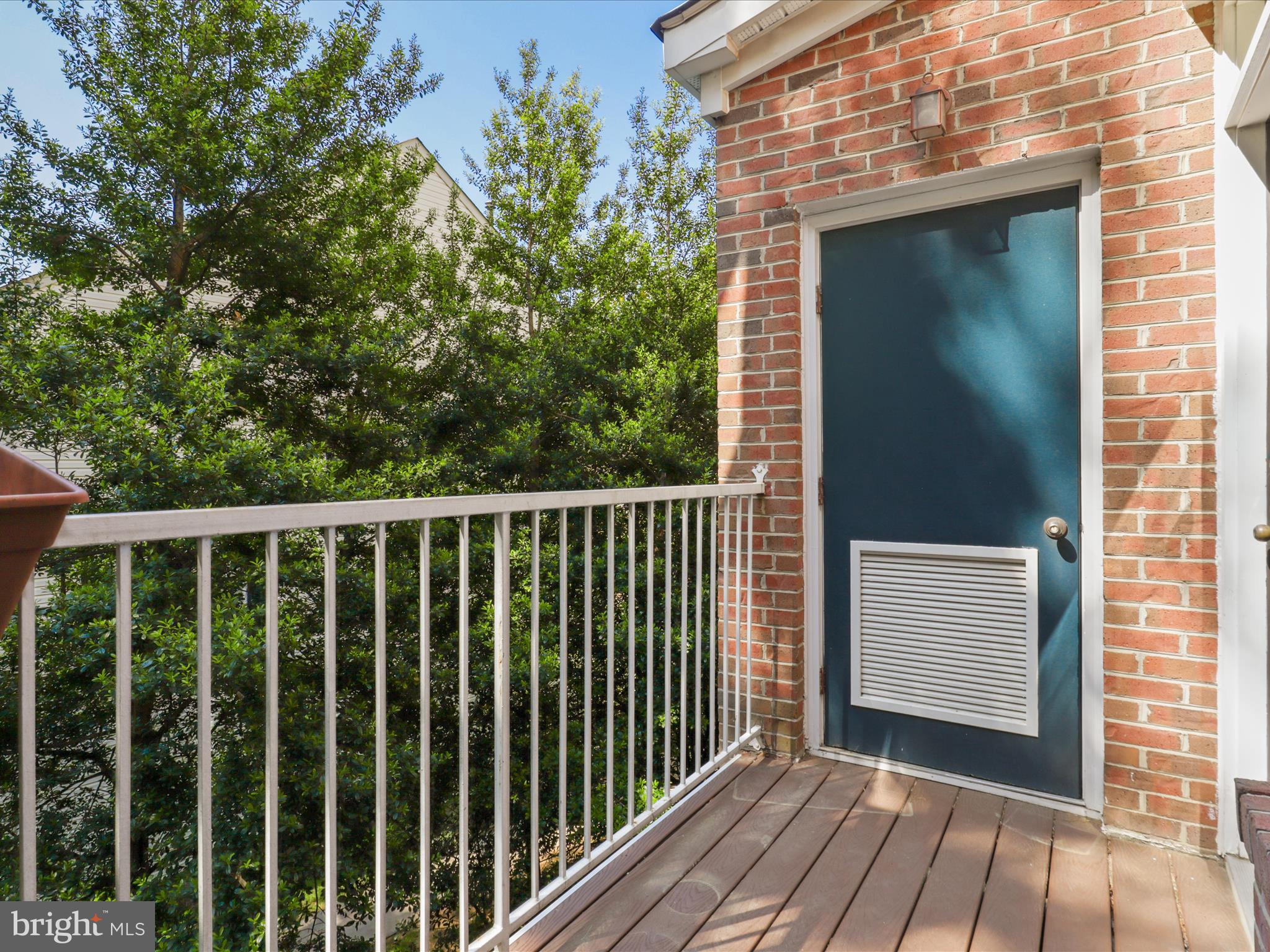 WESTBRIAR PLAZA - Residential Lease