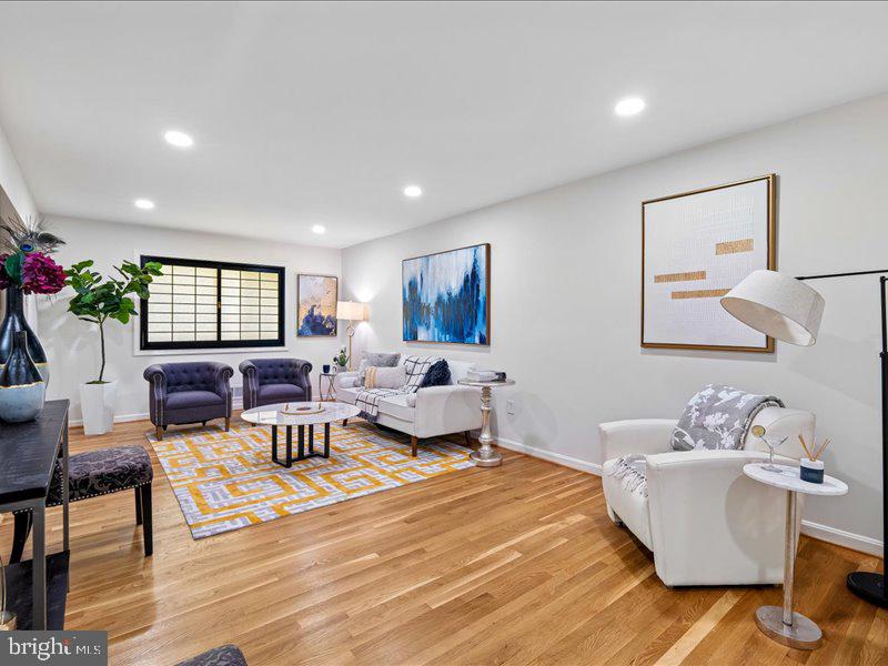 KEMP MILL FARMS - Residential