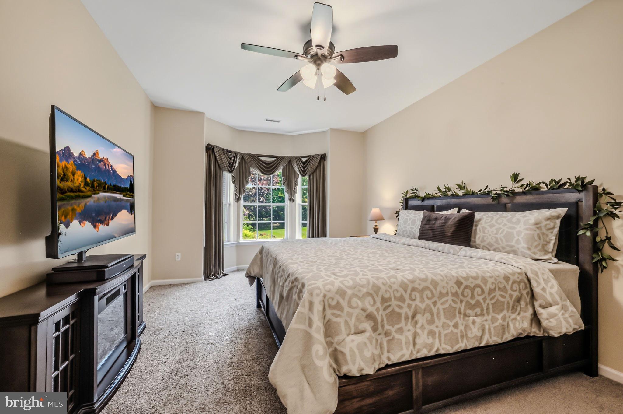 CREEKSIDE VILLAGE - Residential