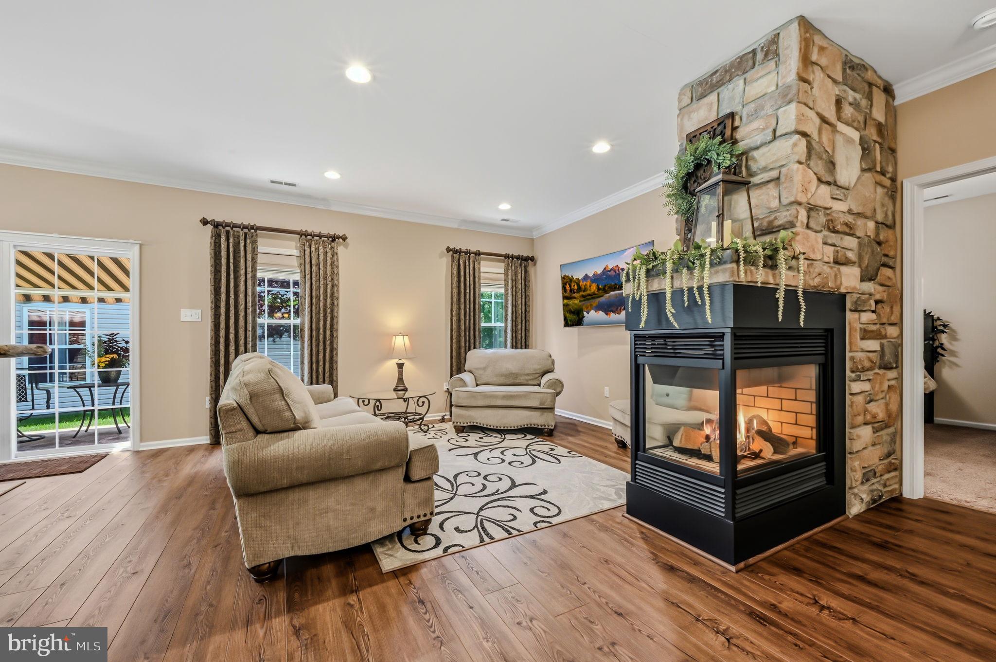 CREEKSIDE VILLAGE - Residential