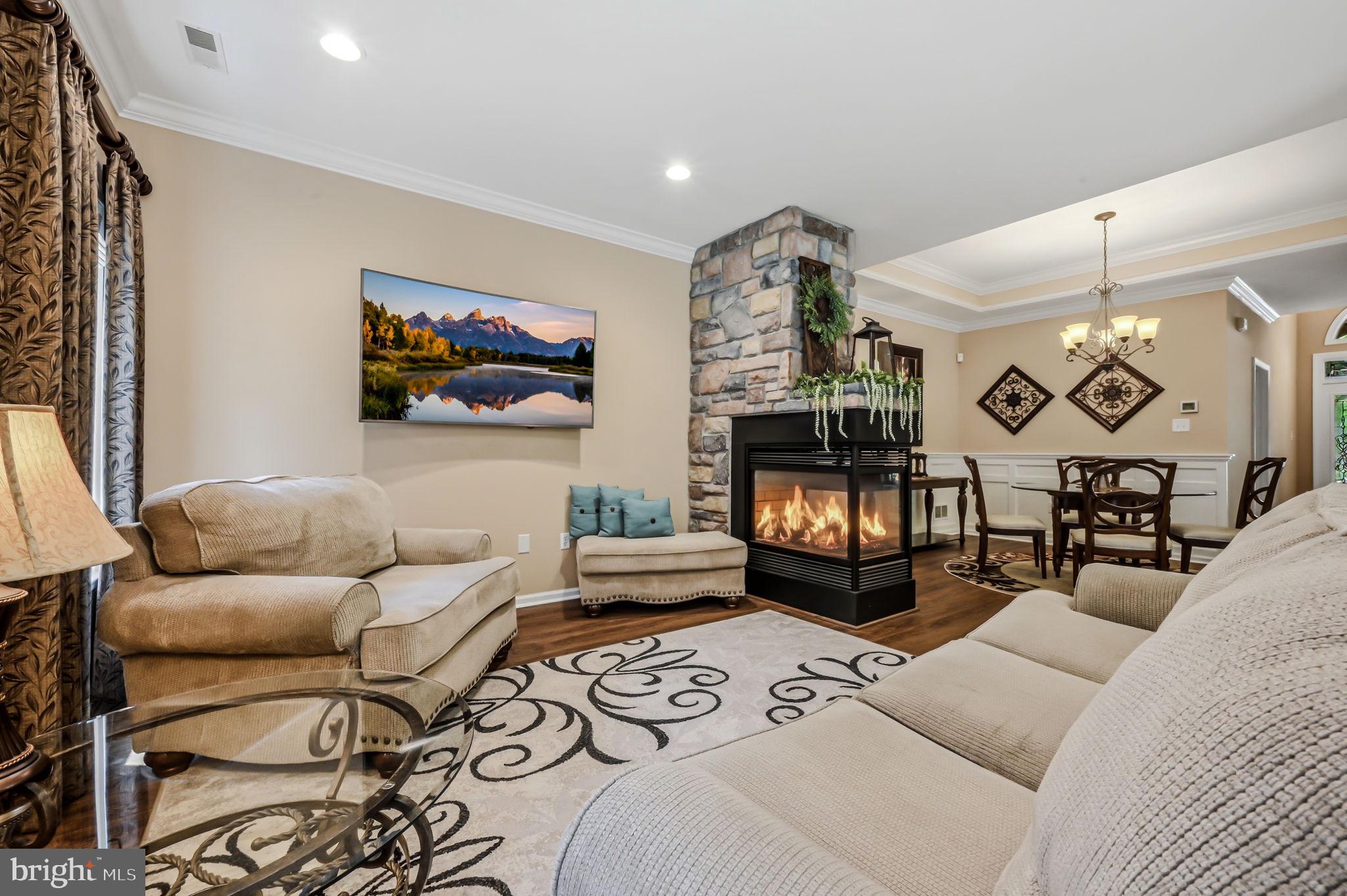 CREEKSIDE VILLAGE - Residential