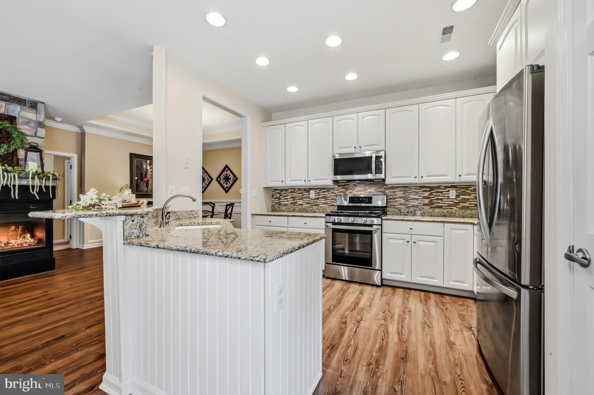 CREEKSIDE VILLAGE - Residential