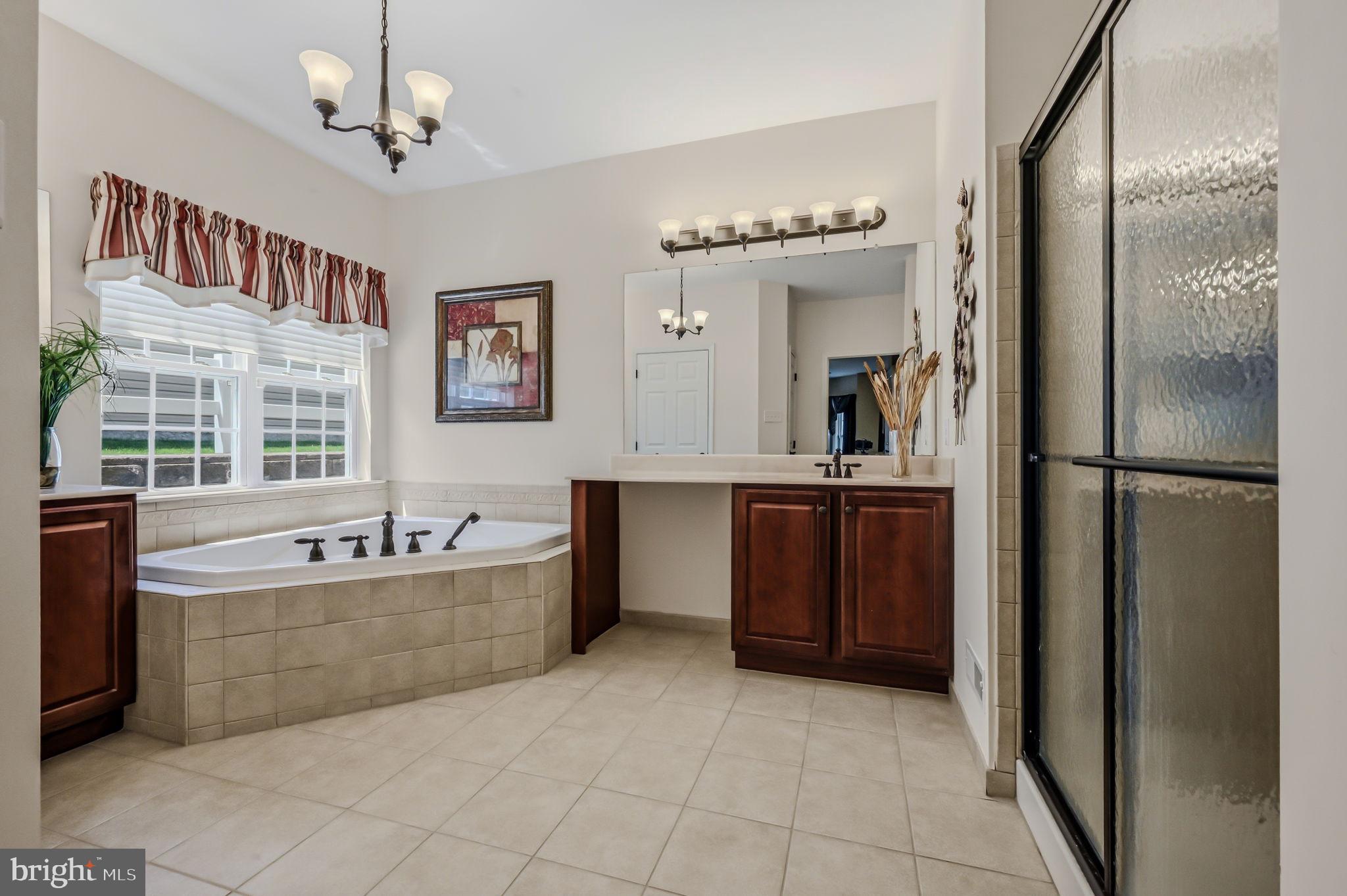 CREEKSIDE VILLAGE - Residential
