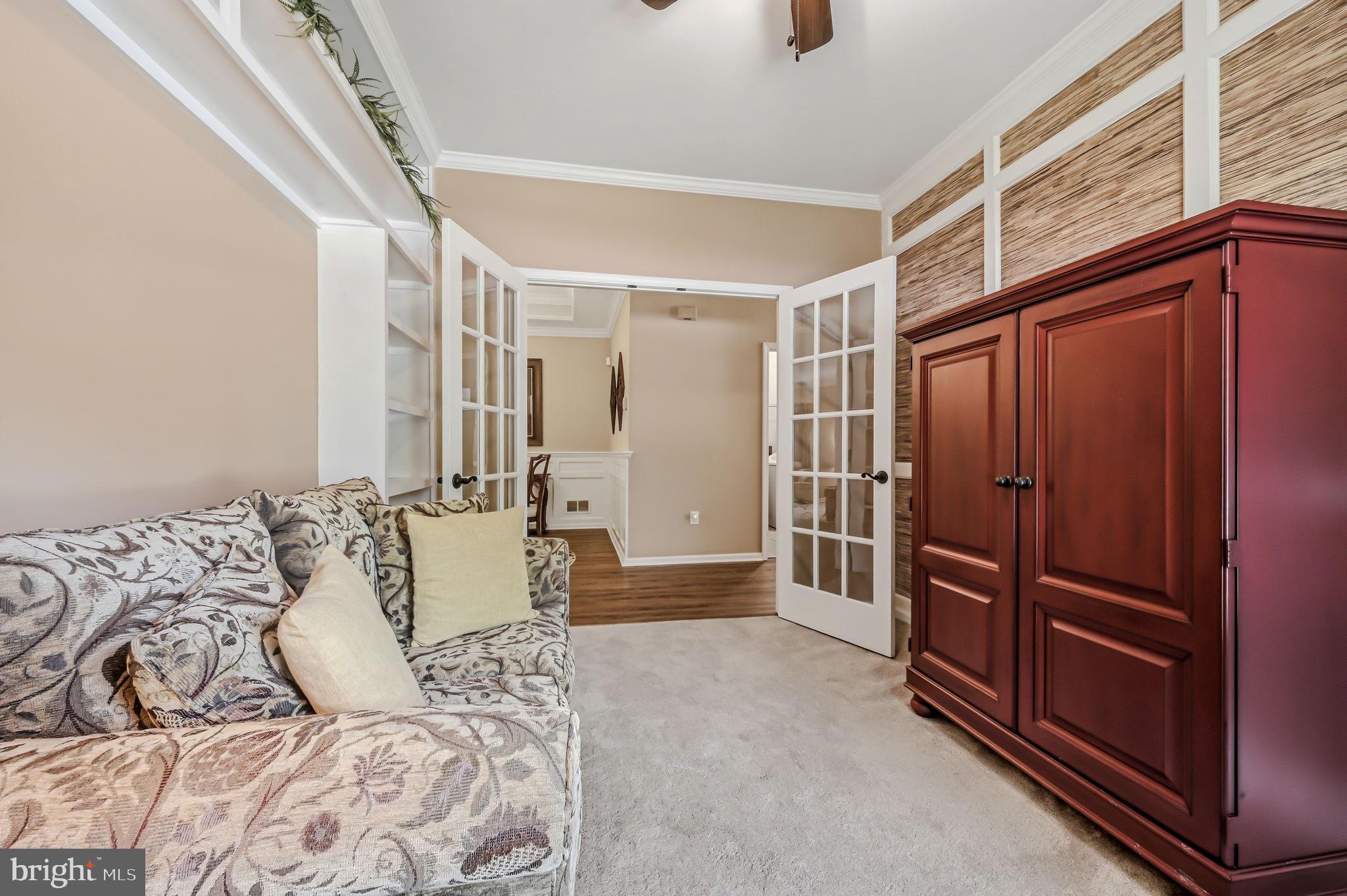 CREEKSIDE VILLAGE - Residential