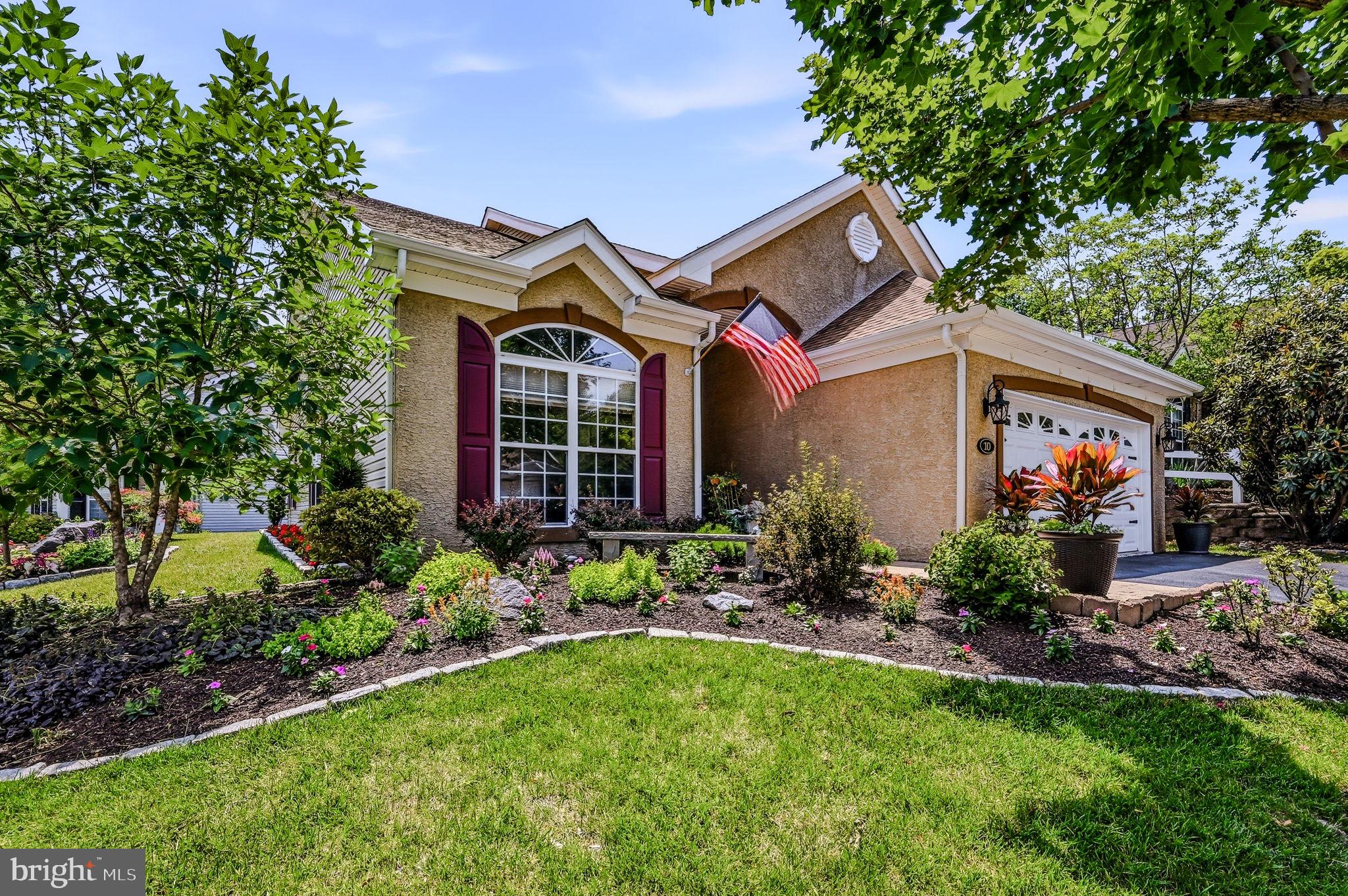 CREEKSIDE VILLAGE - Residential
