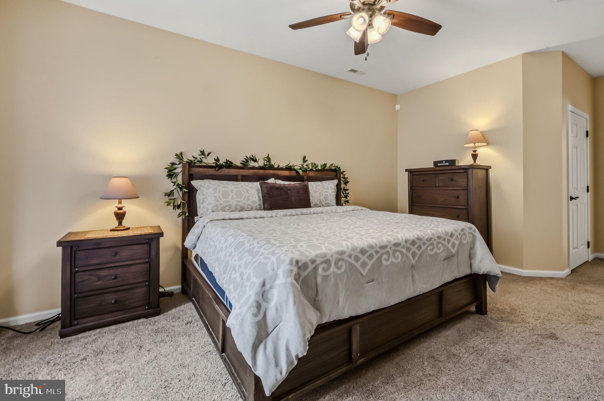 CREEKSIDE VILLAGE - Residential