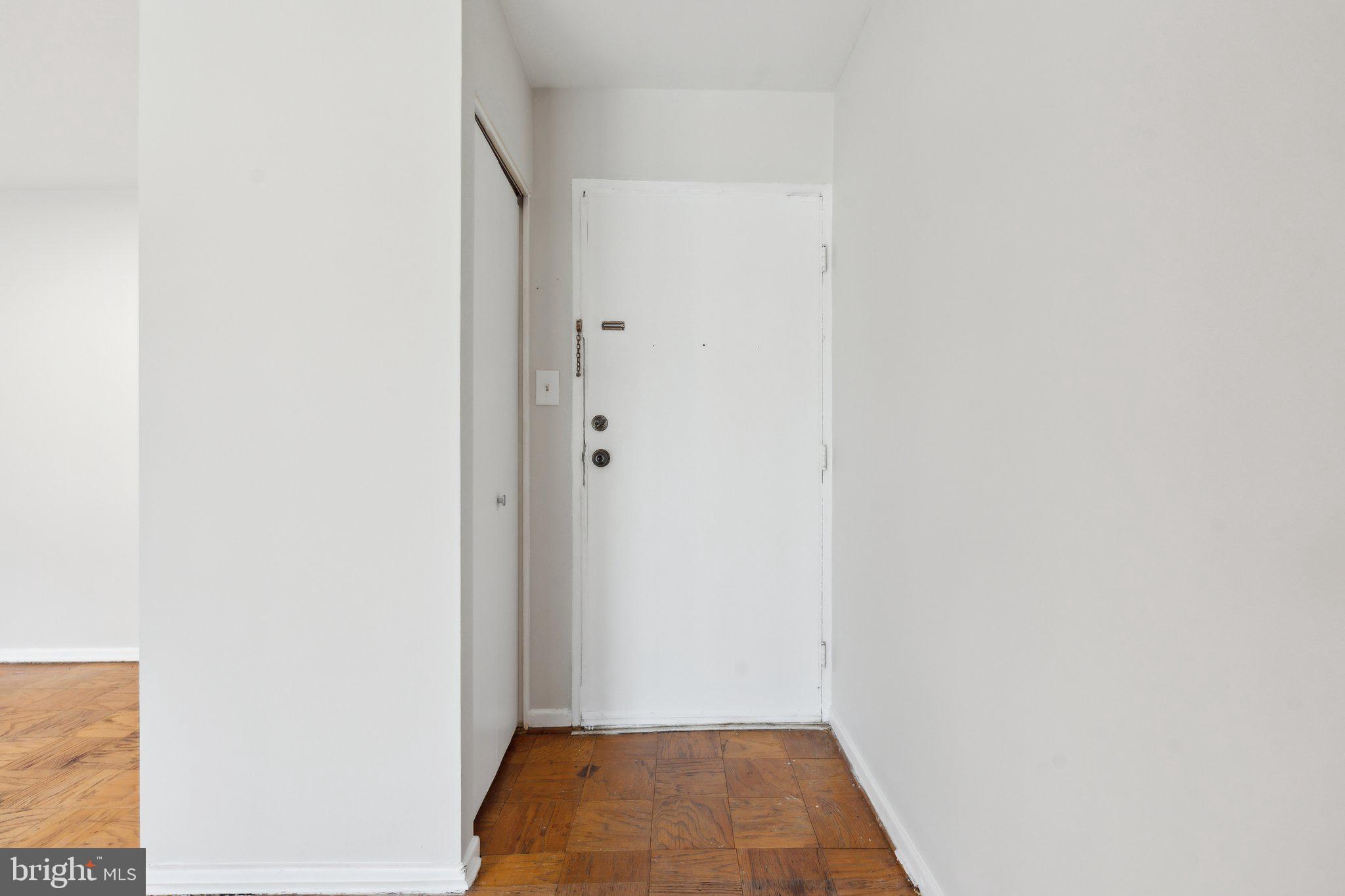 MOSBY WOODS GARDEN - Residential