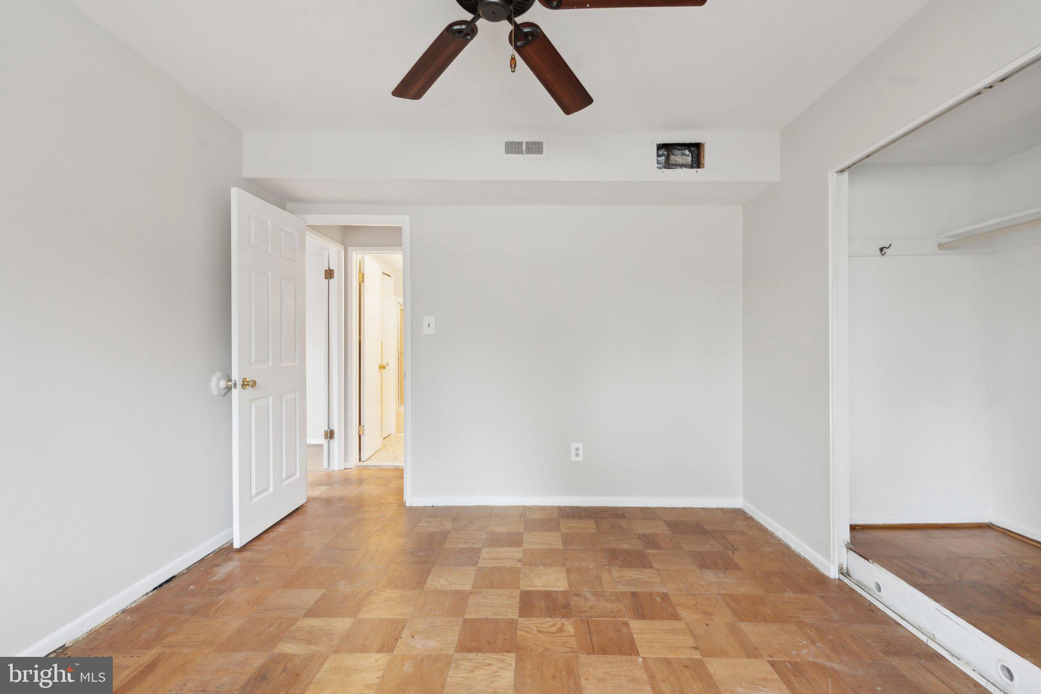 MOSBY WOODS GARDEN - Residential