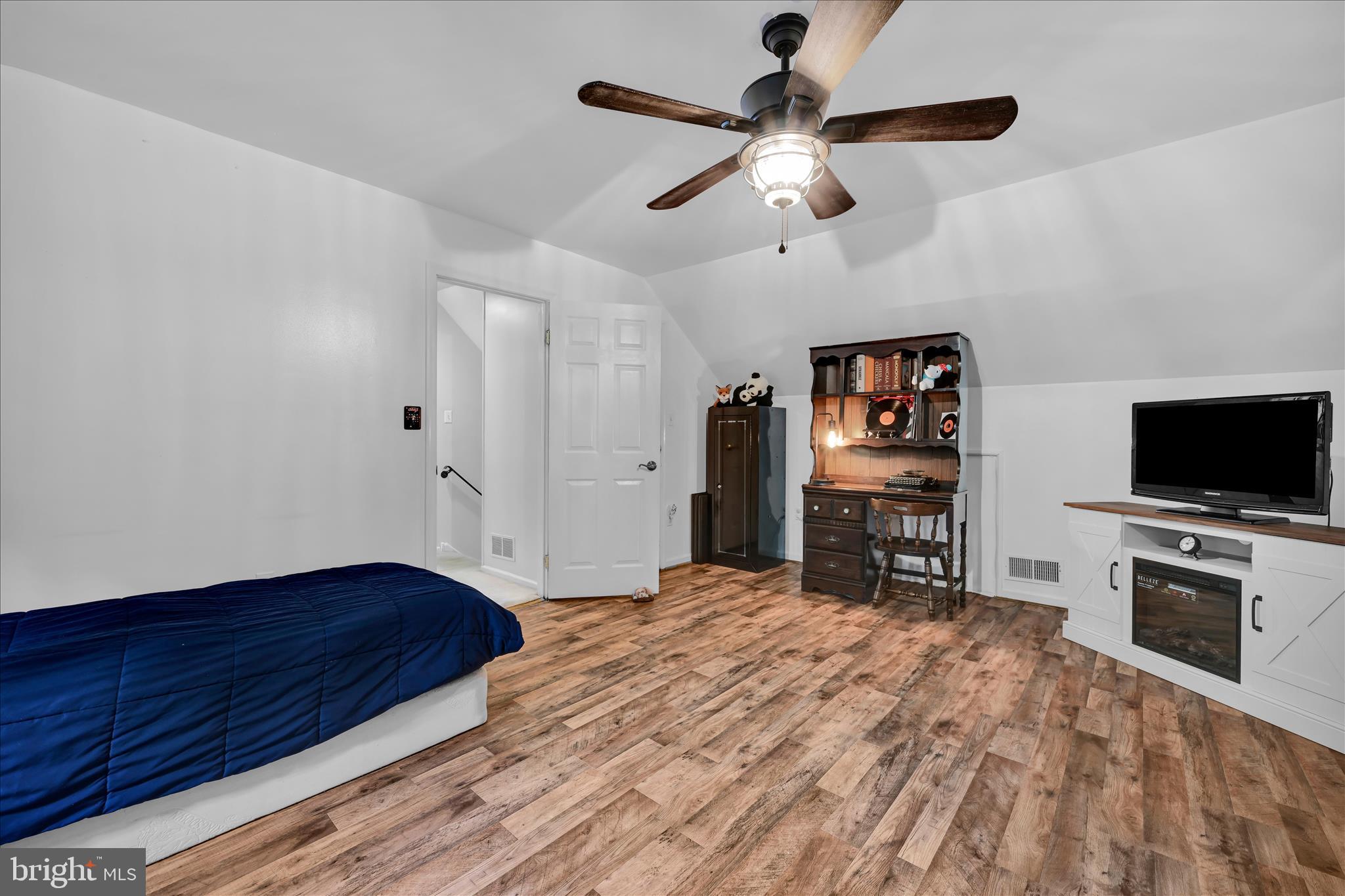 MIFFLIN HILLS - Residential