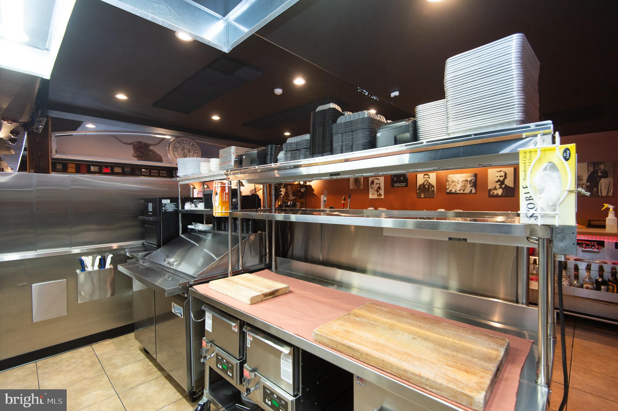 RACE STREET - Commercial Sale