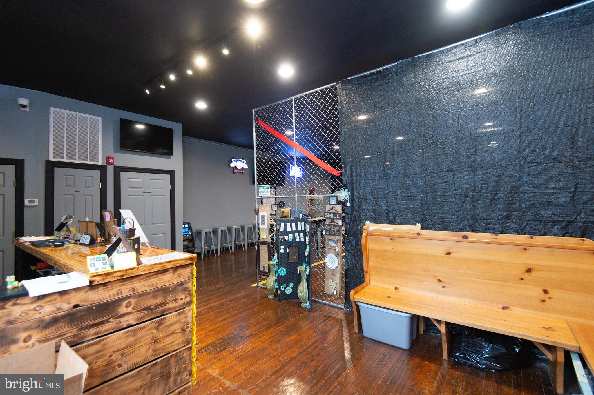 RACE STREET - Commercial Sale