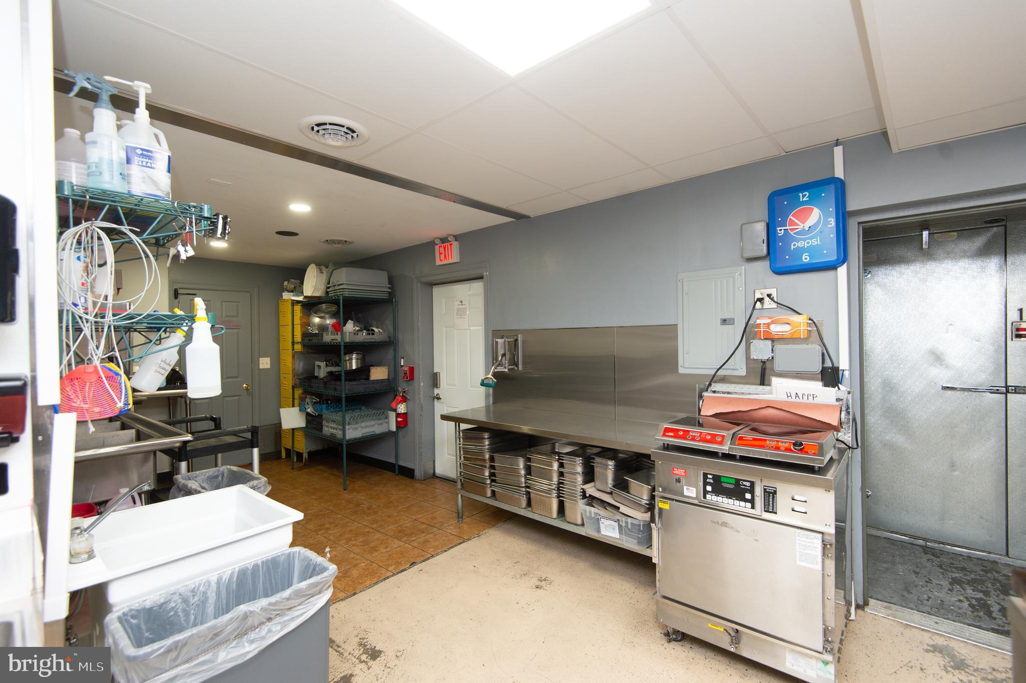RACE STREET - Commercial Sale
