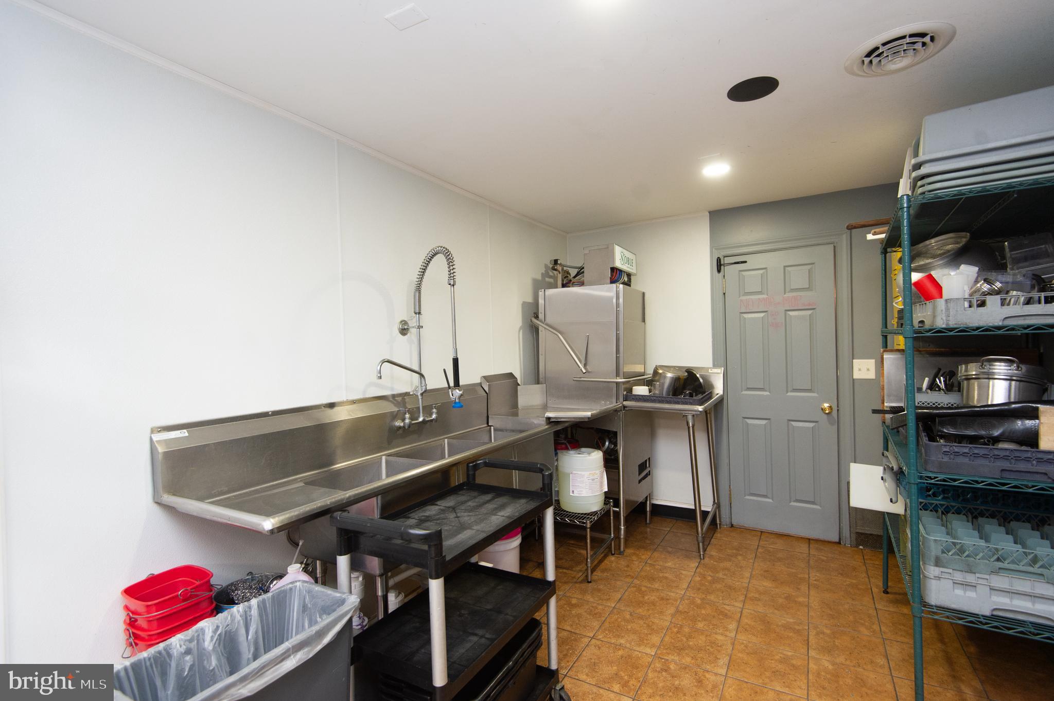 RACE STREET - Commercial Sale