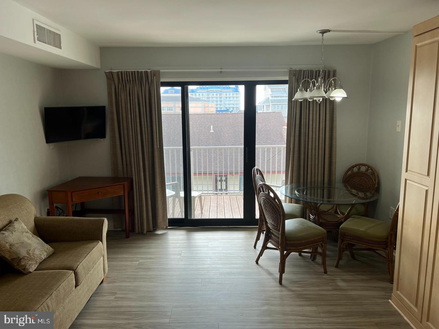 DOWNTOWN OC - Residential