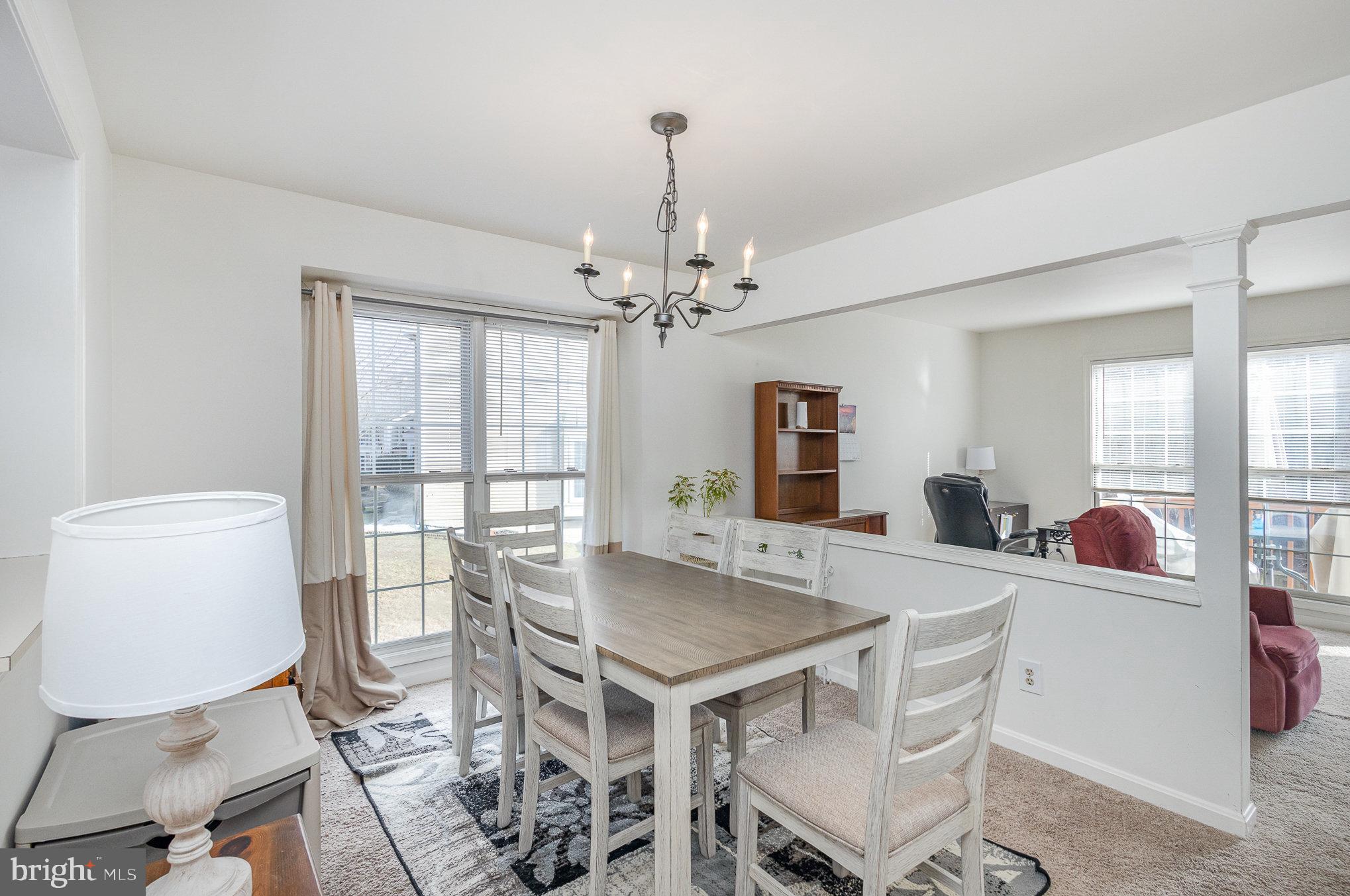 SPRING KNOLL - Residential