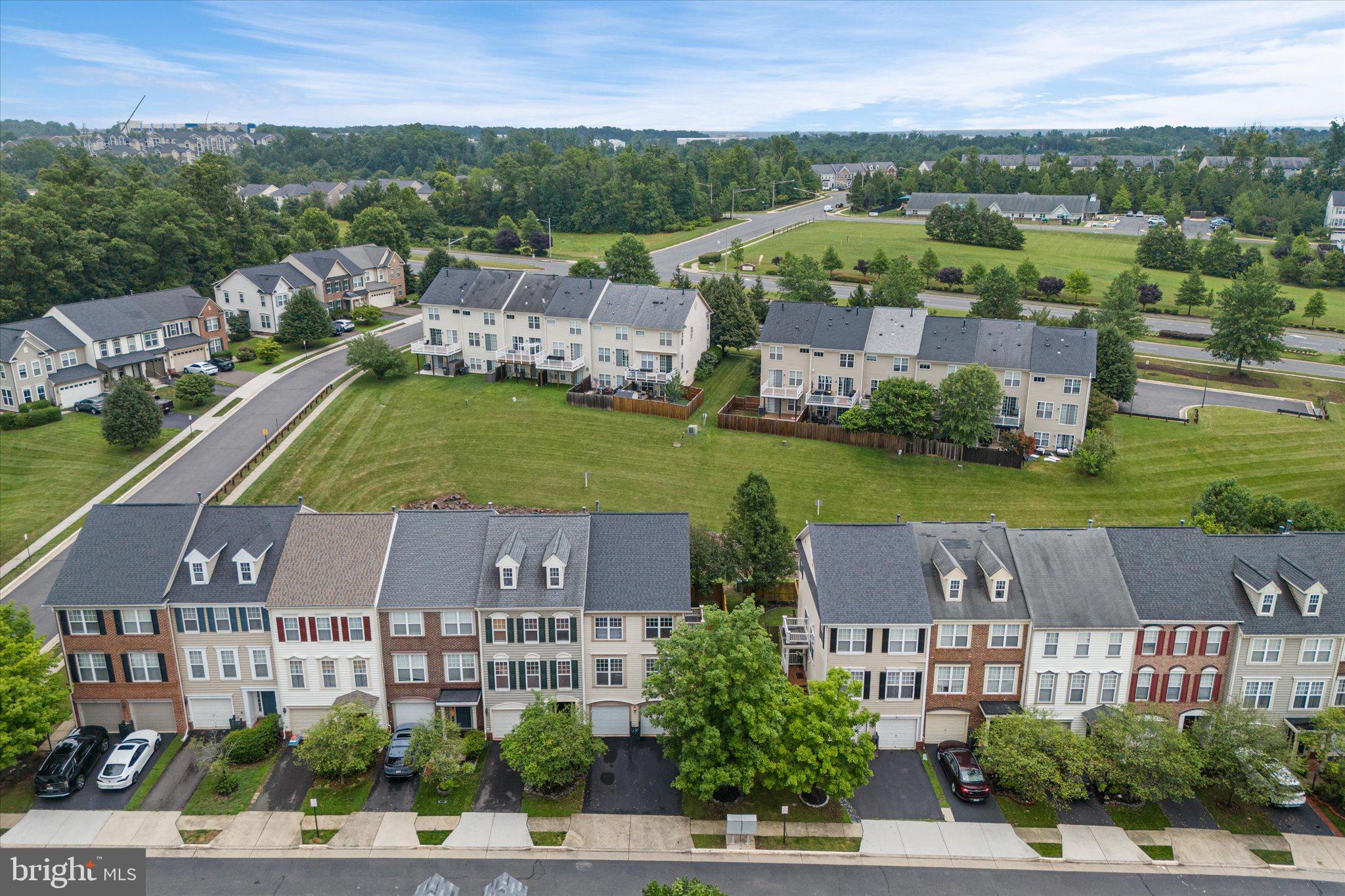 PEMBROOKE/VICTORY LAKES - Residential
