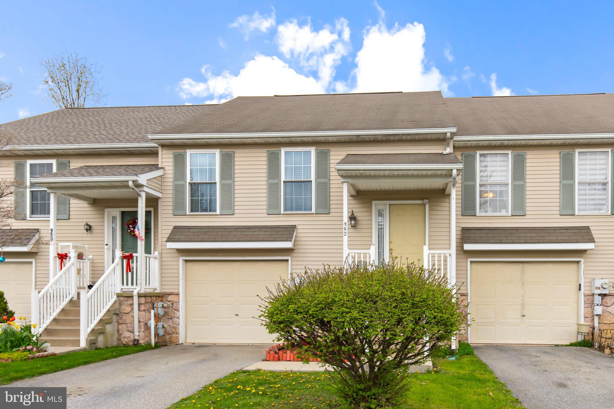 STERLING PLACE - Residential