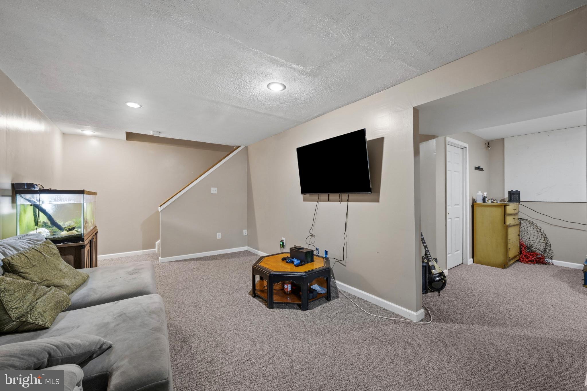 ROBERTS FIELD - Residential