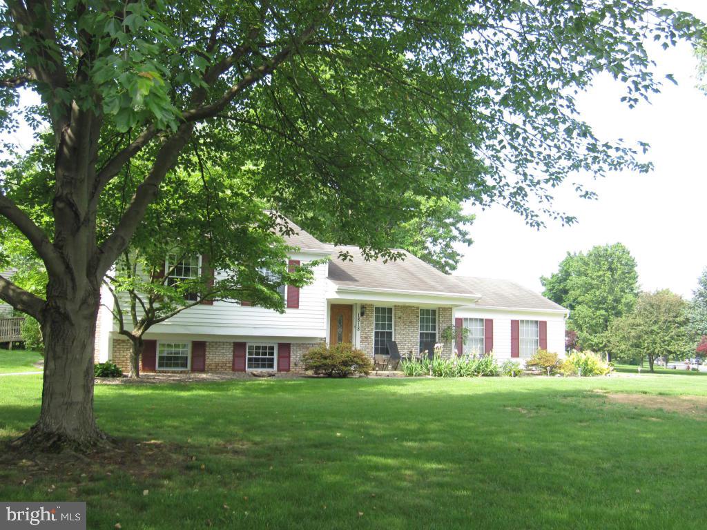 2,204 S.F. of living space, Manheim Twp. Schools, great family-friendly location. Close to Overlook Park, shopping, and major roads yet tranquil setting in mature neighborhood. Corner lot, deep 2-car garage. Geothermal dual zone heat and hot water. Newer windows & carpet. Brick, wood-burning fireplace in F.R.