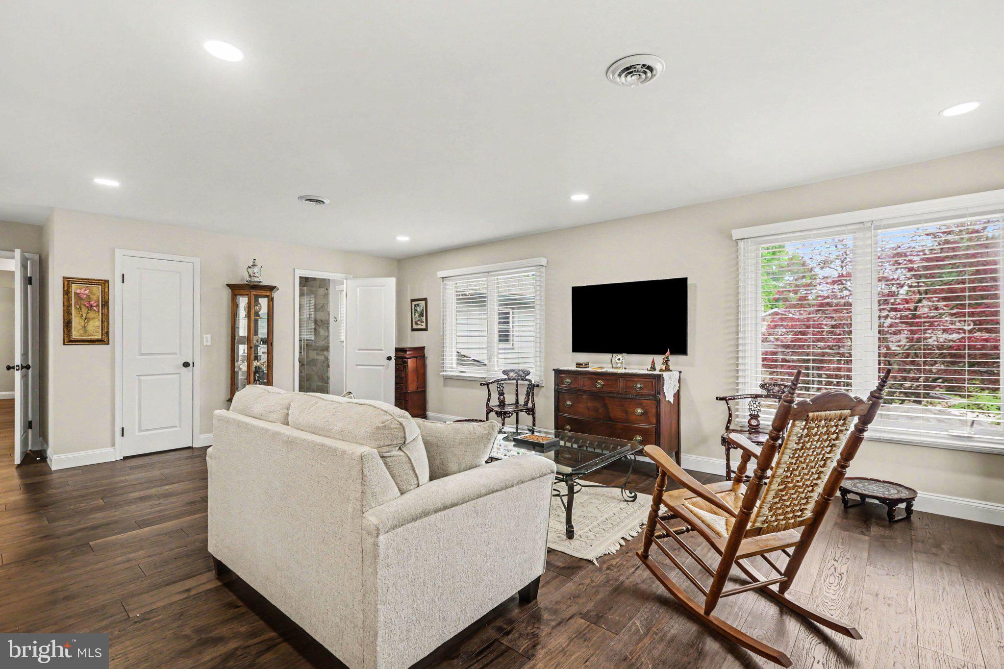 CHAPEL HILL - Residential