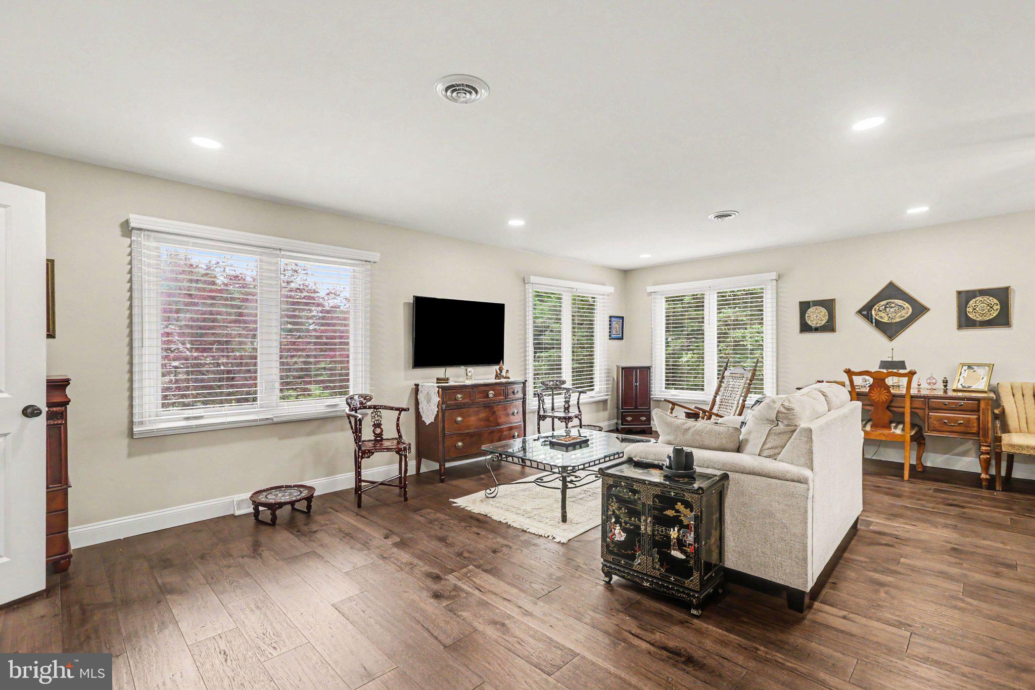 CHAPEL HILL - Residential