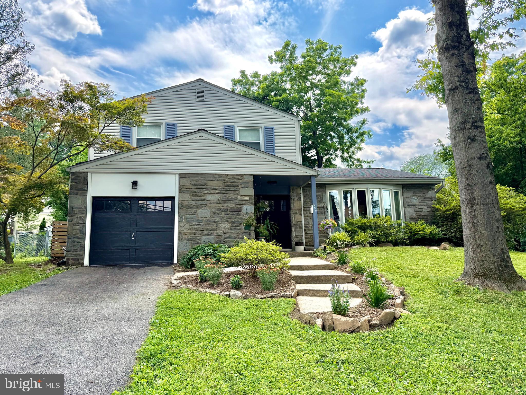LAFAYETTE HILL - Residential