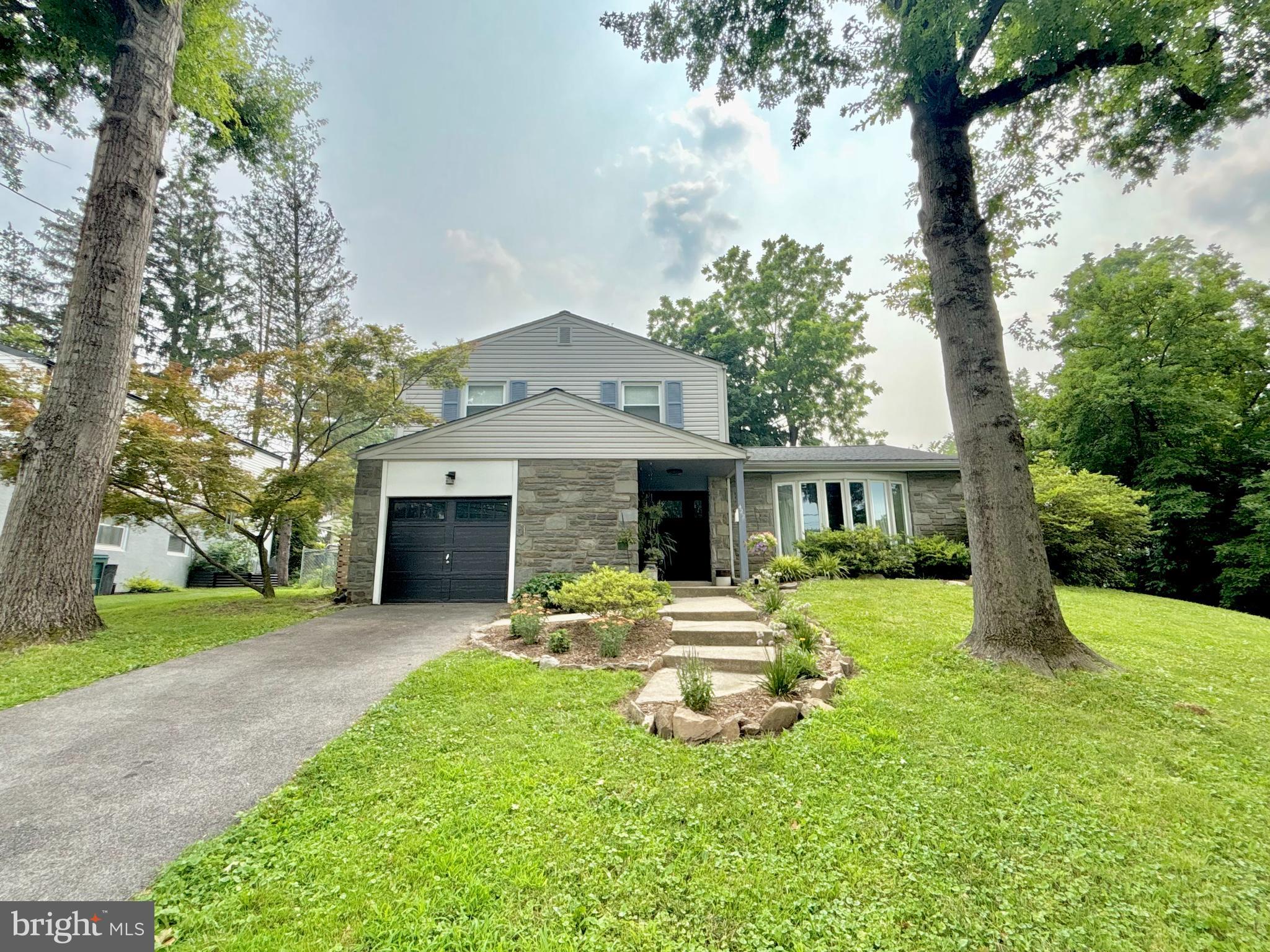 LAFAYETTE HILL - Residential
